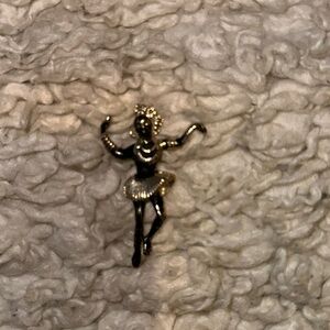 Vintage Collectible. Figurine Brooch.